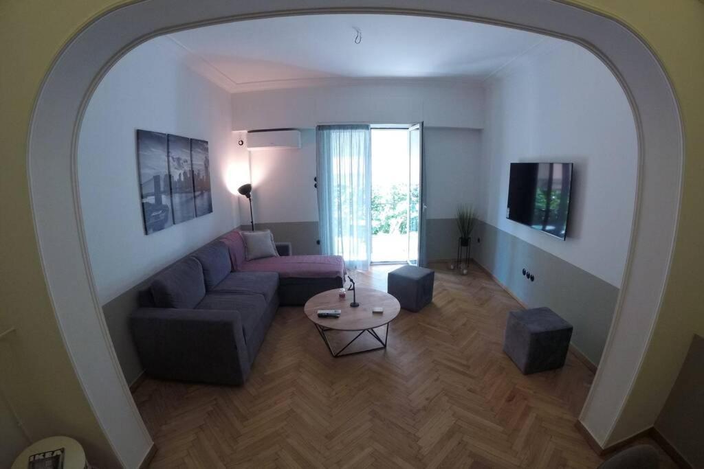 Acropolis View Huge Apartment - Centrally Located Афины Экстерьер фото