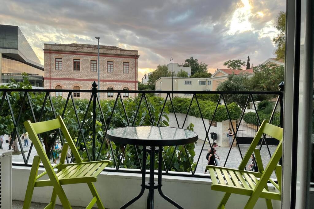 Acropolis View Huge Apartment - Centrally Located Афины Экстерьер фото